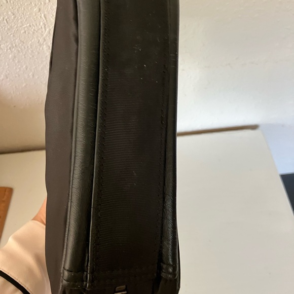 Lululemon Gym Travel Essentials Kit - Picture 11 of 11